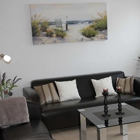 Insel Ruegen Strandhaus Bernstein Sauna Whirlpool Breege