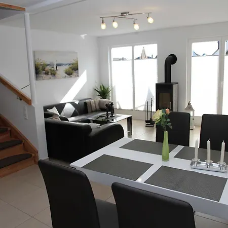Insel Ruegen Strandhaus Bernstein Sauna Whirlpool * Breege