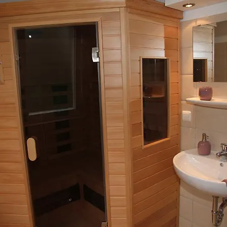 Prázdninový dům Insel Ruegen Strandhaus Bernstein Sauna Whirlpool