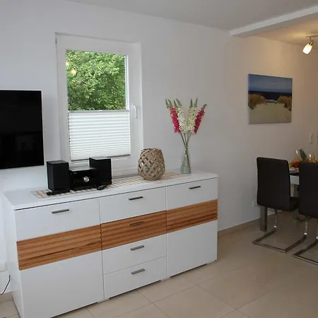 Insel Ruegen Strandhaus Bernstein Sauna Whirlpool *