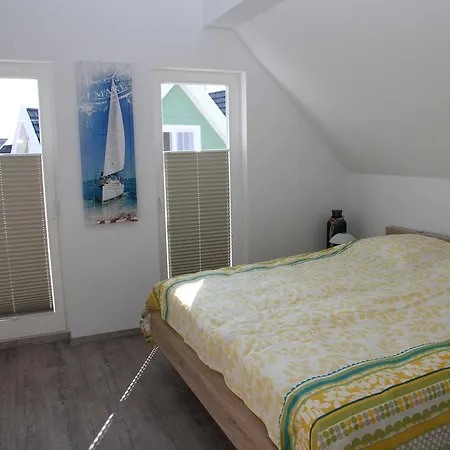 Prázdninový dům Insel Ruegen Strandhaus Bernstein Sauna Whirlpool *